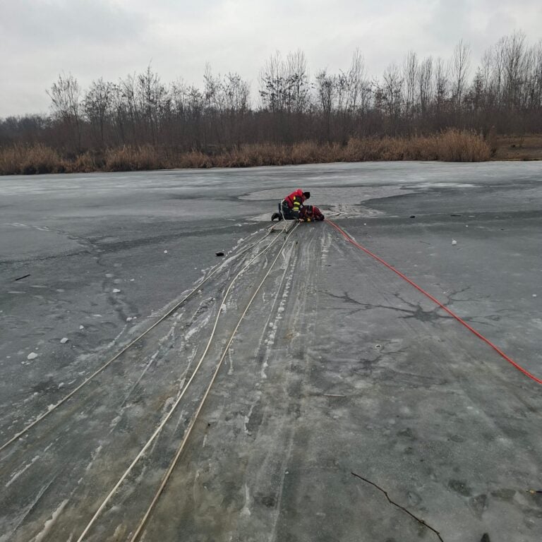 Bild zeigt Mitglieder der FF Fernitz beim Üben