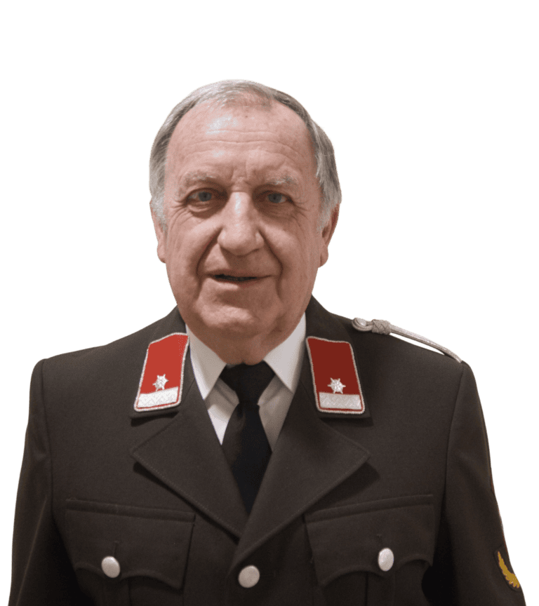 Bild zeigt ein Mitglied der Feuerwehr Fernitz