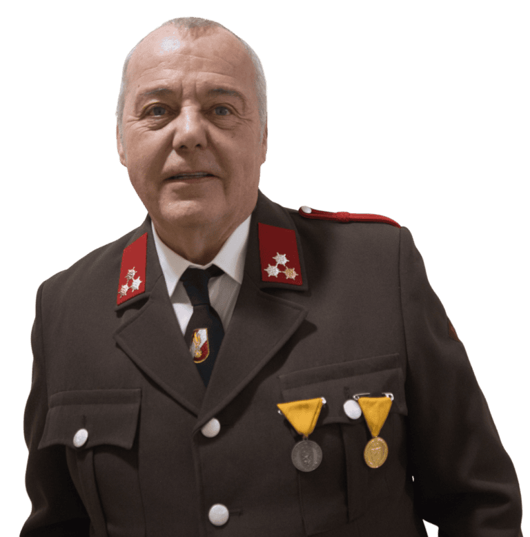 Bild zeigt ein Mitglied der Feuerwehr Fernitz