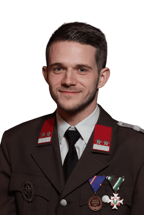 Bild zeigt ein Mitglied der Feuerwehr Fernitz