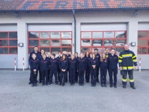 Bild zeigt Jugendliche beim Wissenstest