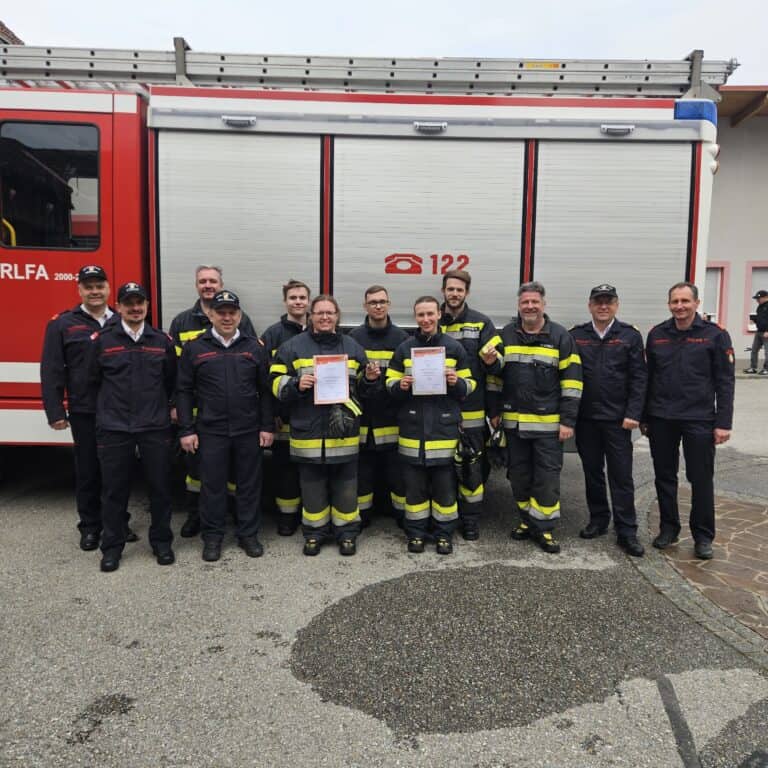 Bild zeigt unsere KameradInnen bei der Branddienstleistungsprüfung