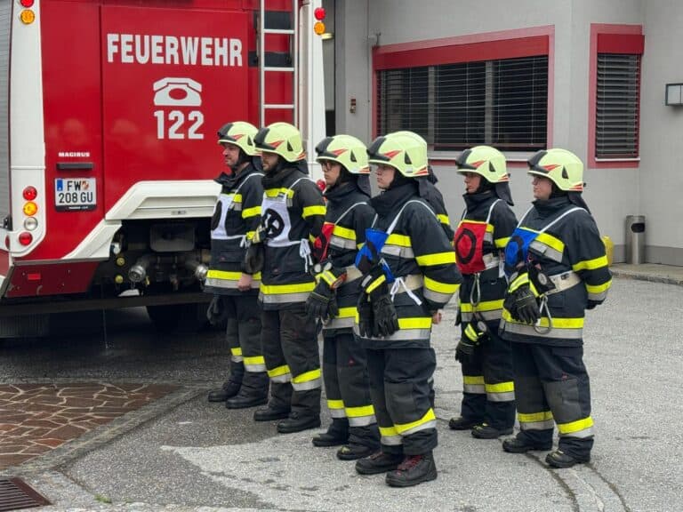 Bild zeigt unsere KameradInnen bei der Branddienstleistungsprüfung